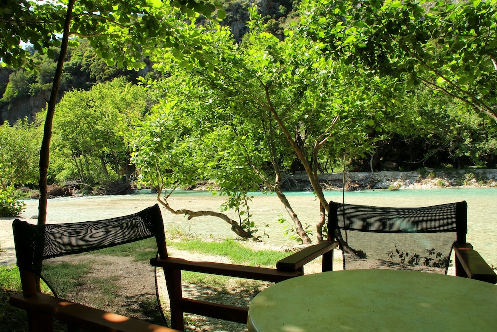 piges hotel at acheron springs