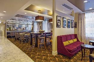 hampton inn majestic chicago theatre district