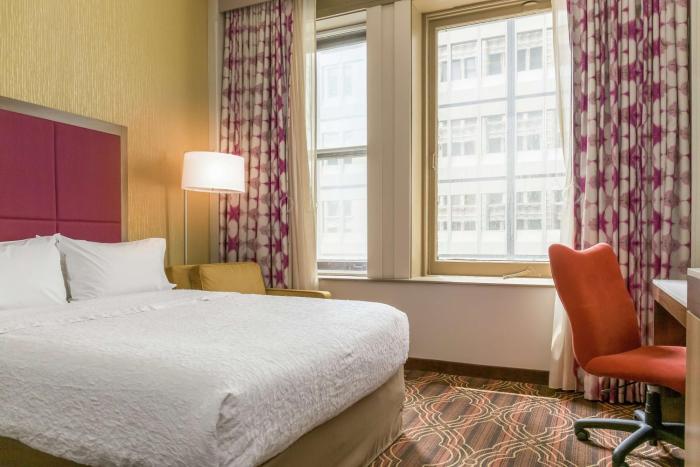 hampton inn majestic chicago theatre district