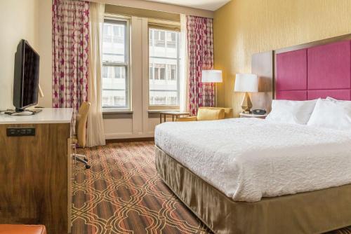 hampton inn majestic chicago theatre district