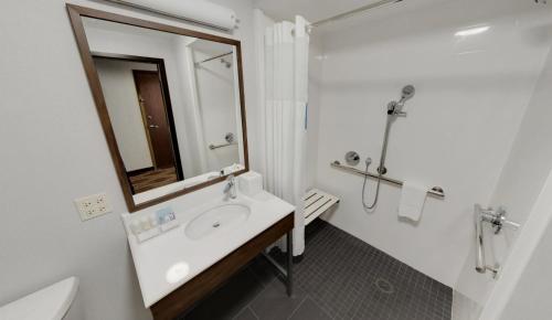 hampton inn majestic chicago theatre district