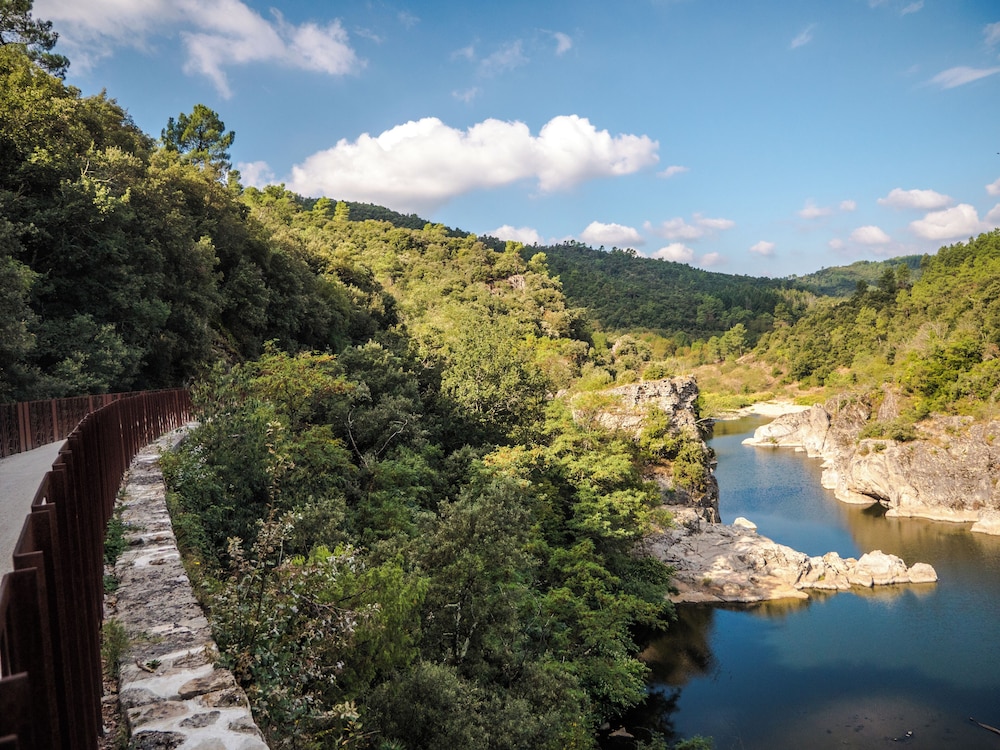 contact hotel le bois sauvage