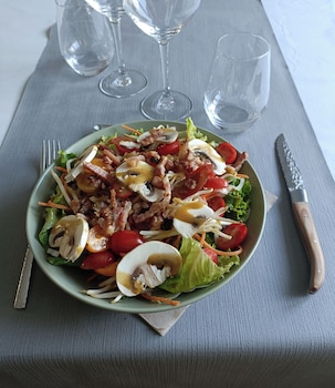 Contact Hotel Le Bois Sauvage,,2 star