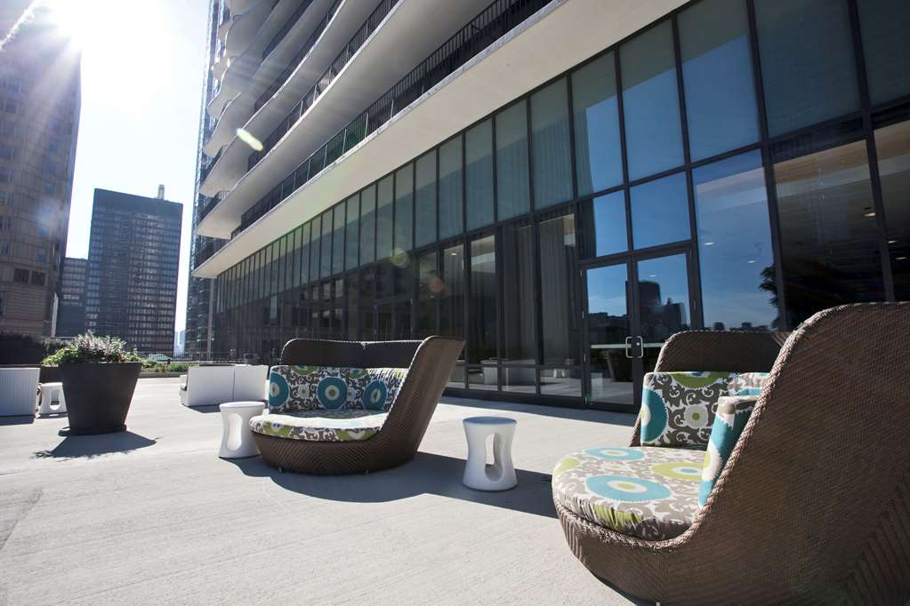 radisson blu aqua hotel chicago