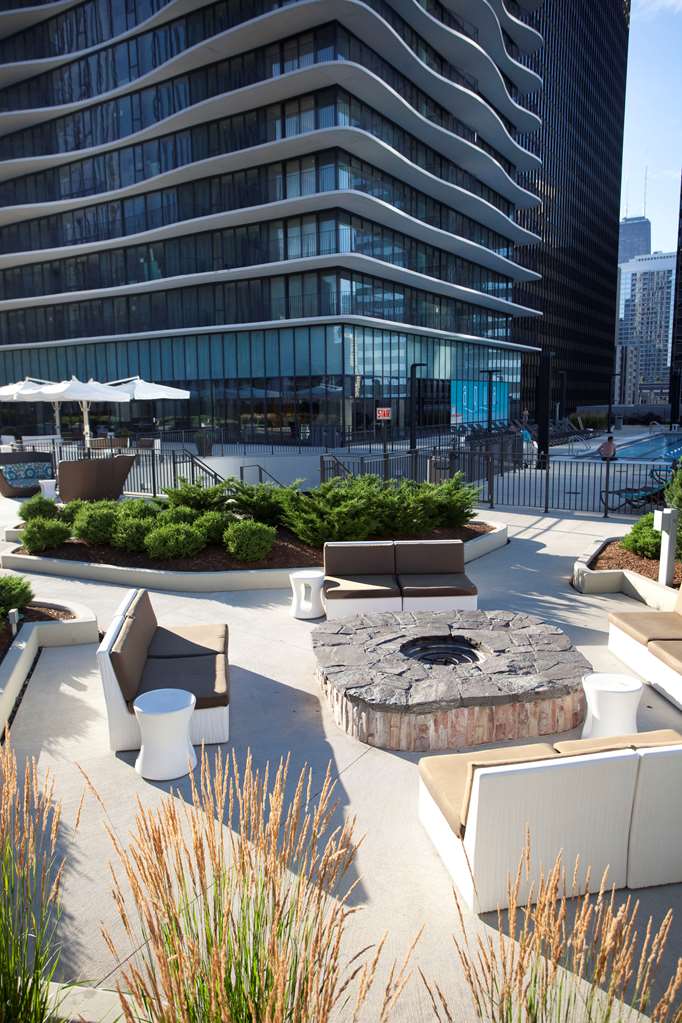 radisson blu aqua hotel chicago