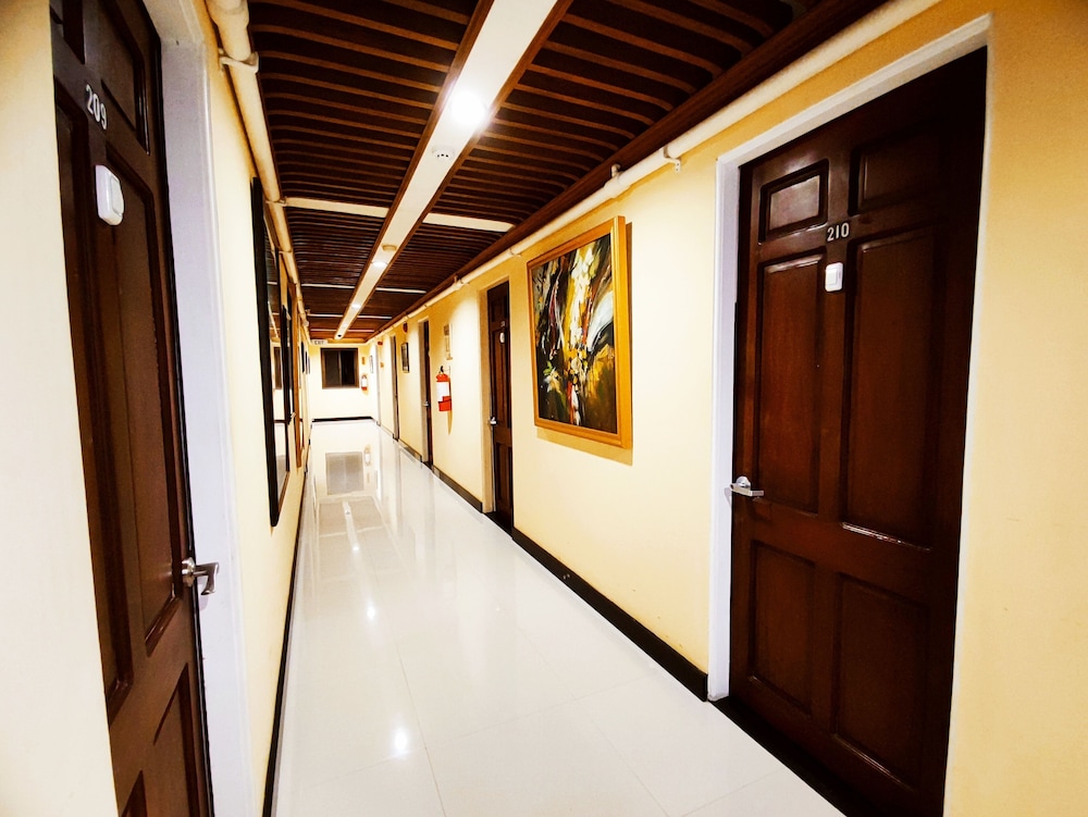 spring plaza hotel