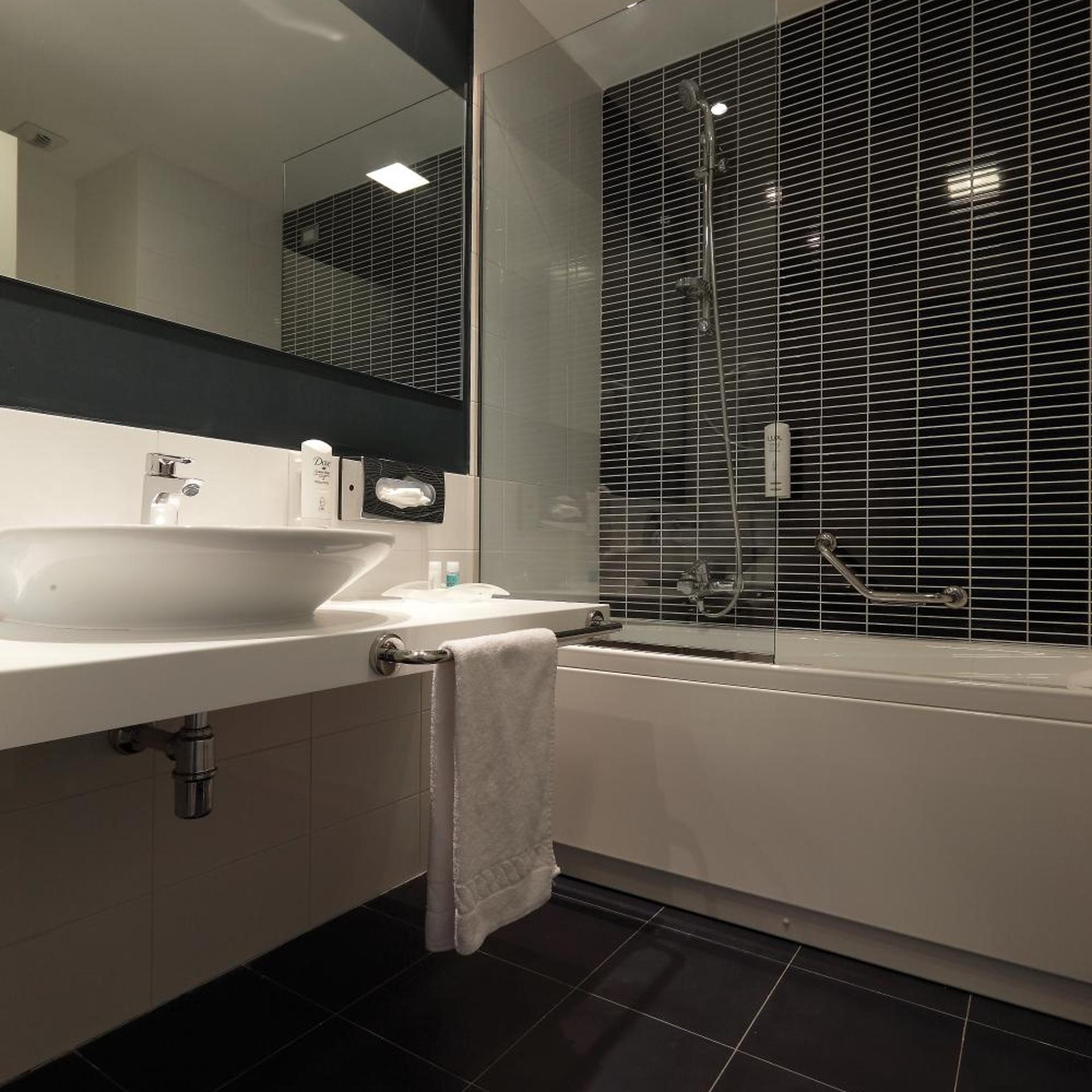 holiday inn milan nord zara by ihg