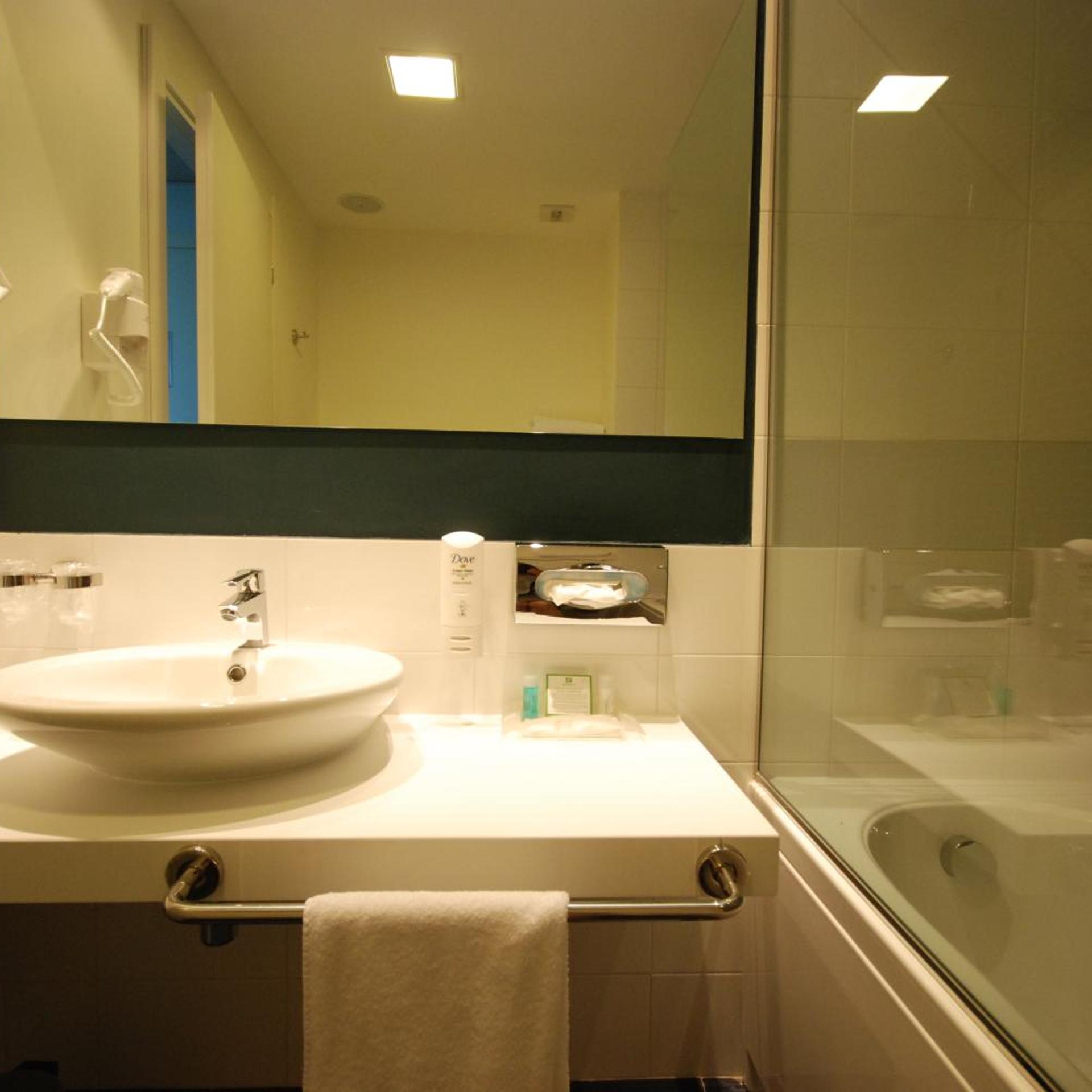 holiday inn milan nord zara by ihg