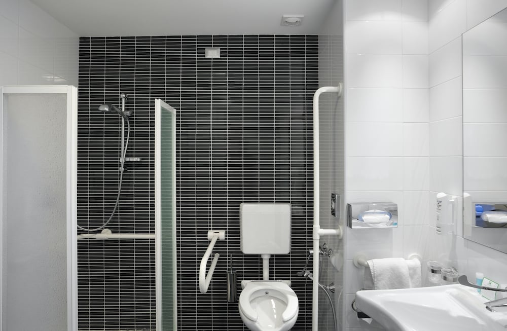 holiday inn milan nord zara by ihg