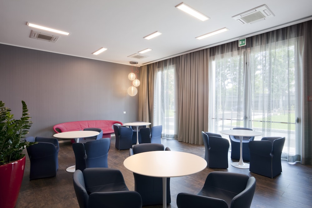 holiday inn milan nord zara by ihg