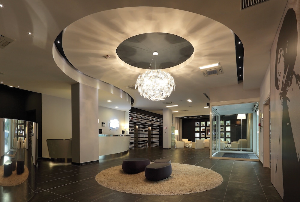holiday inn milan nord zara by ihg