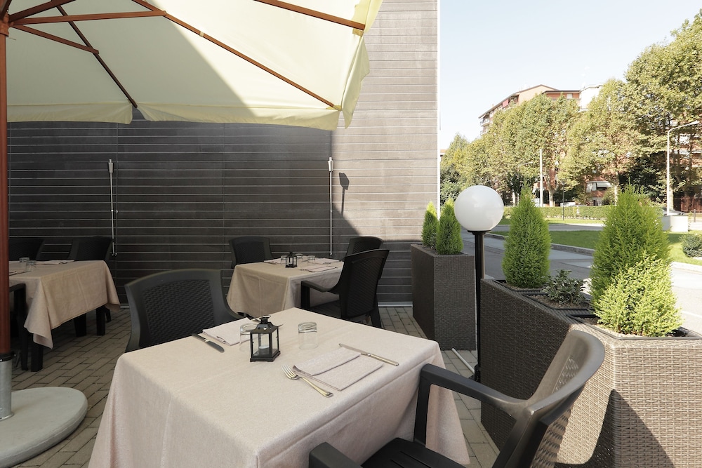 holiday inn milan nord zara by ihg