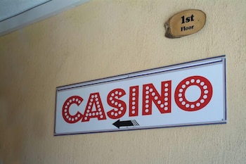 the coconut grill hotels