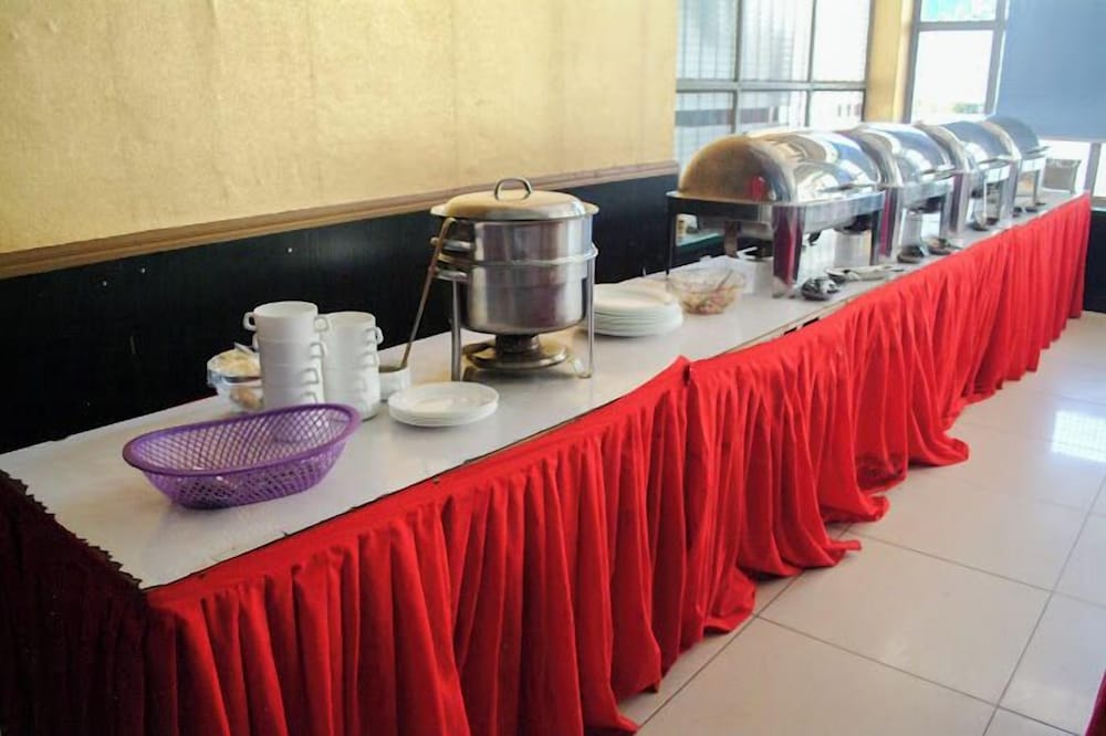 the coconut grill hotels