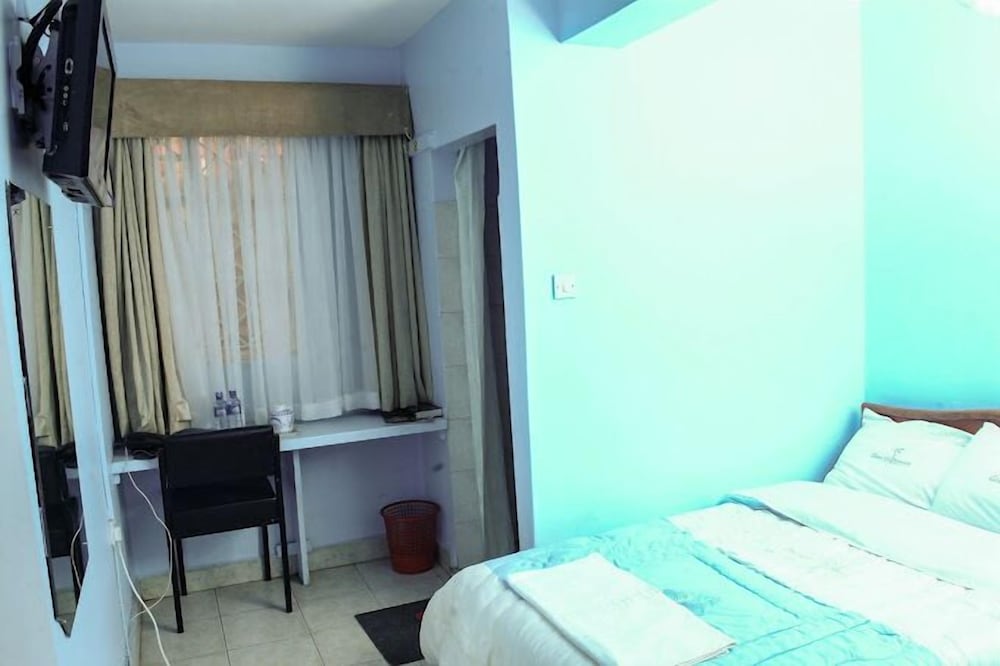 the coconut grill hotels