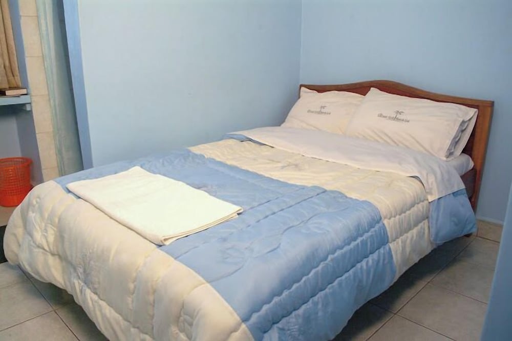 the coconut grill hotels