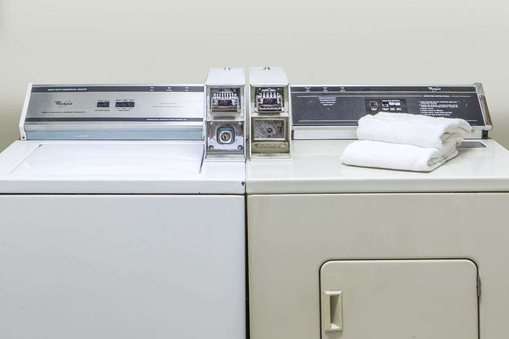 super 8 by wyndham cleveland tx