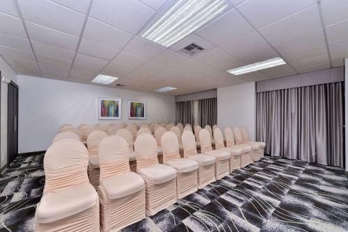 comfort inn and suites frisco plano