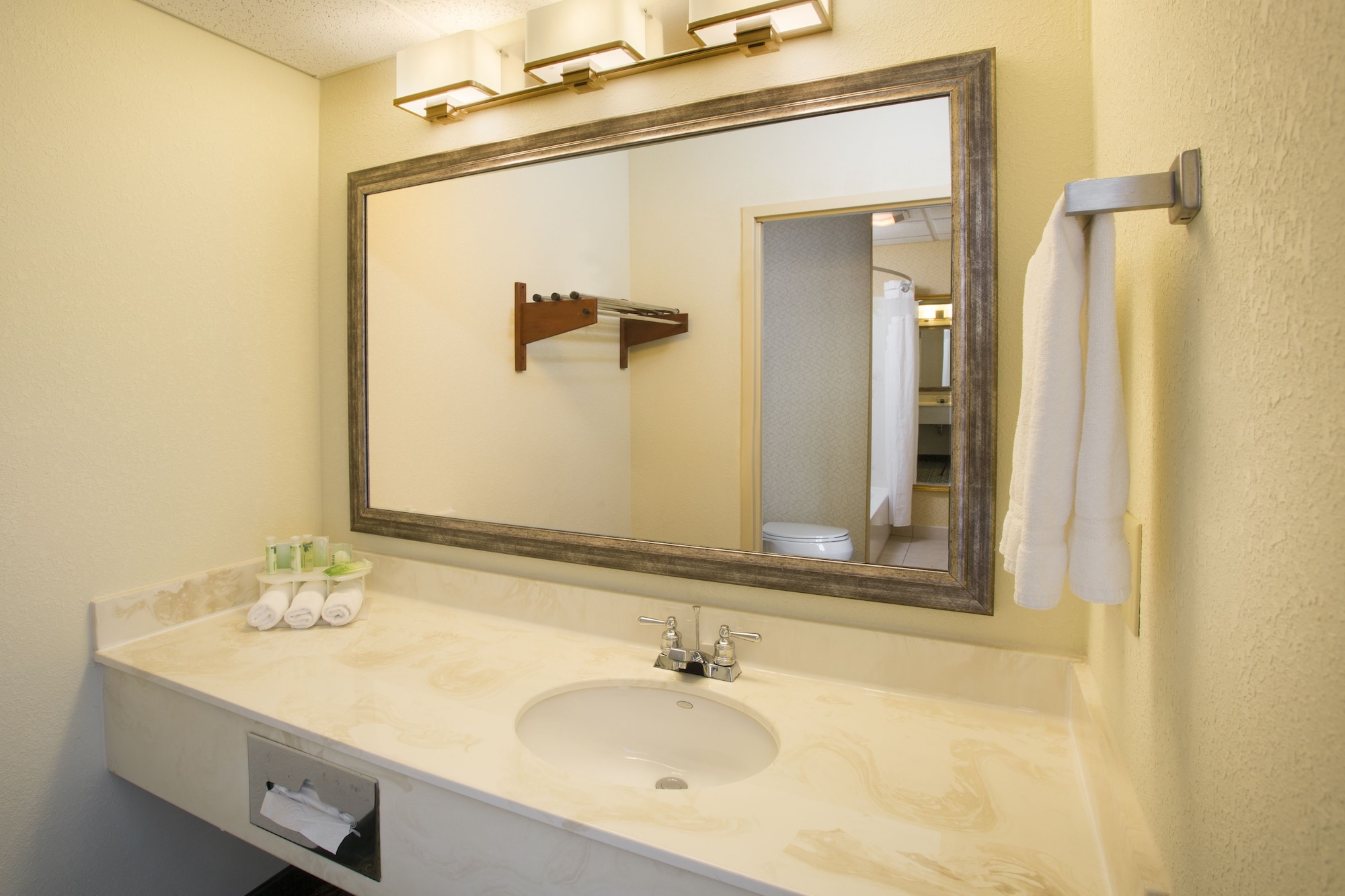 holiday inn express and suites gahanna columbus airport by ihg