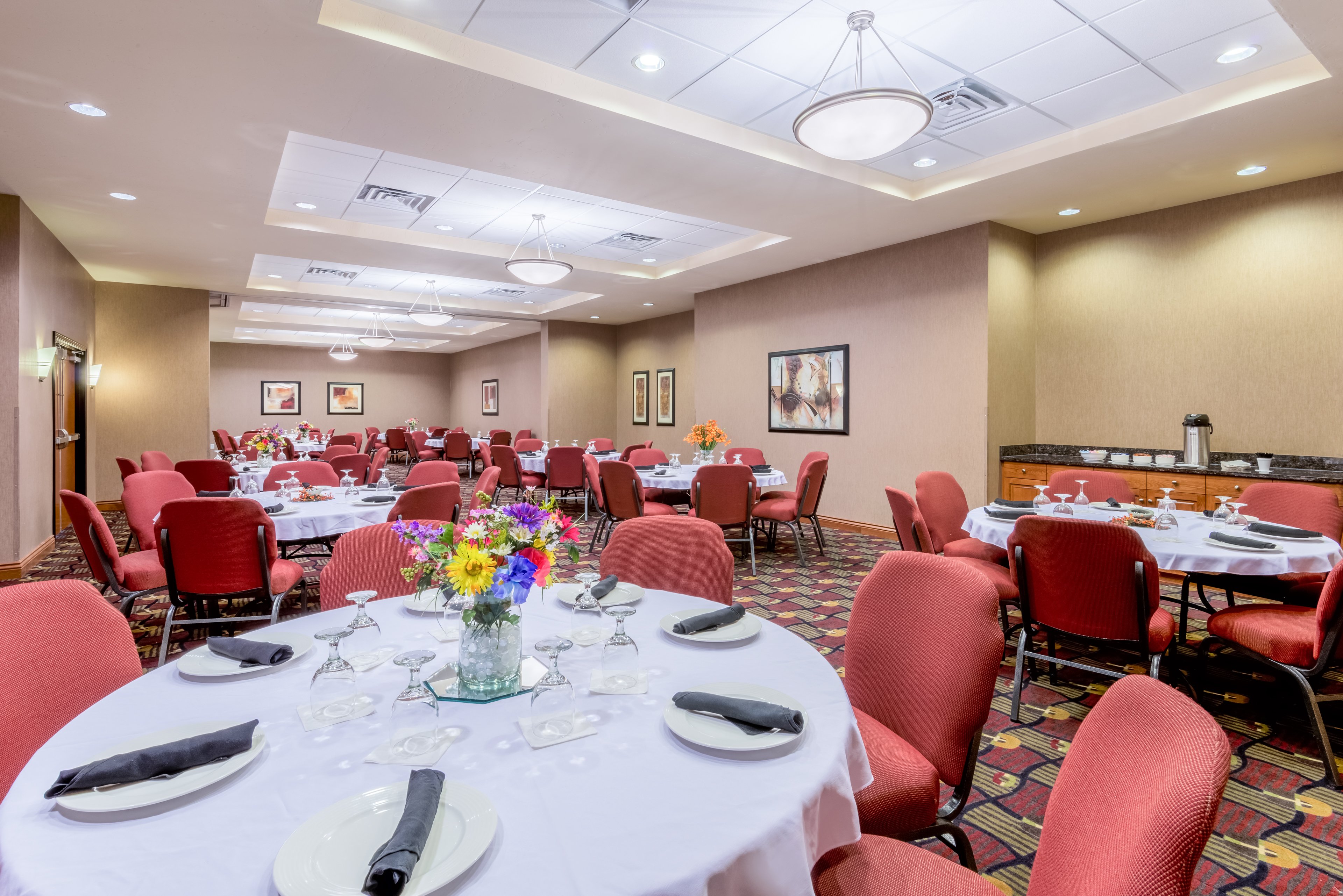 holiday inn and suites grand junction by ihg