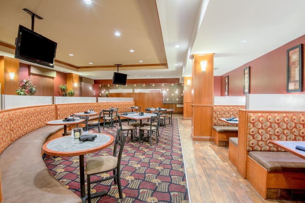 holiday inn and suites grand junction by ihg