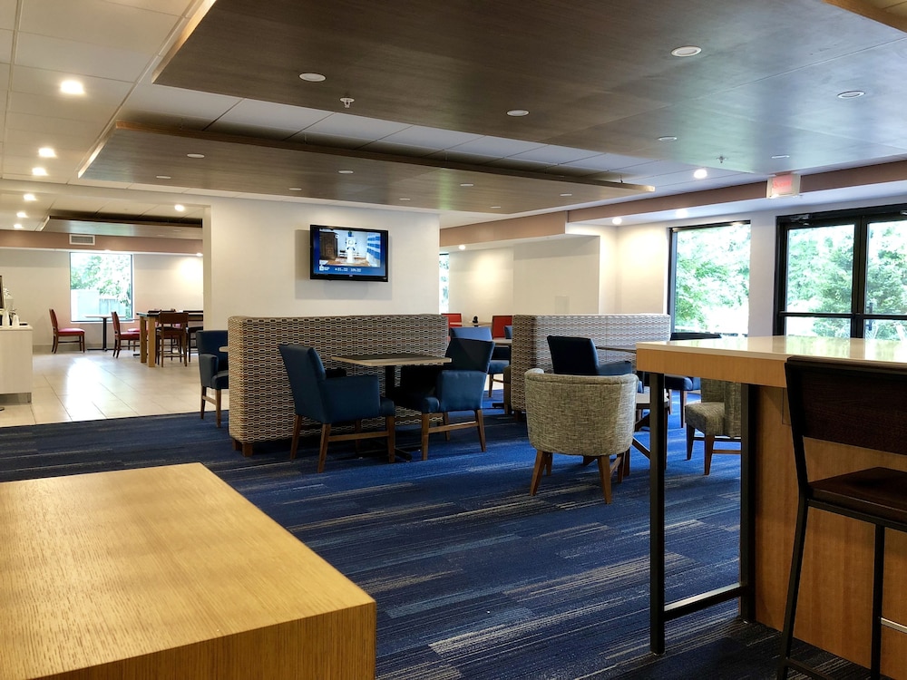 holiday inn express hotel and suites great barrington by ihg