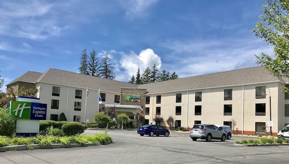 holiday inn express hotel and suites great barrington by ihg