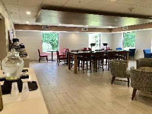 holiday inn express hotel and suites great barrington by ihg