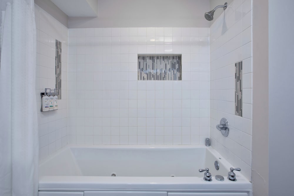 holiday inn express and suites kent state university