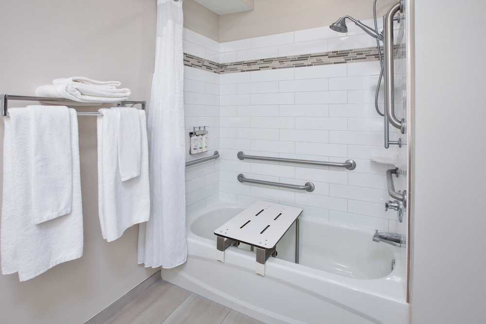 holiday inn express and suites kent state university