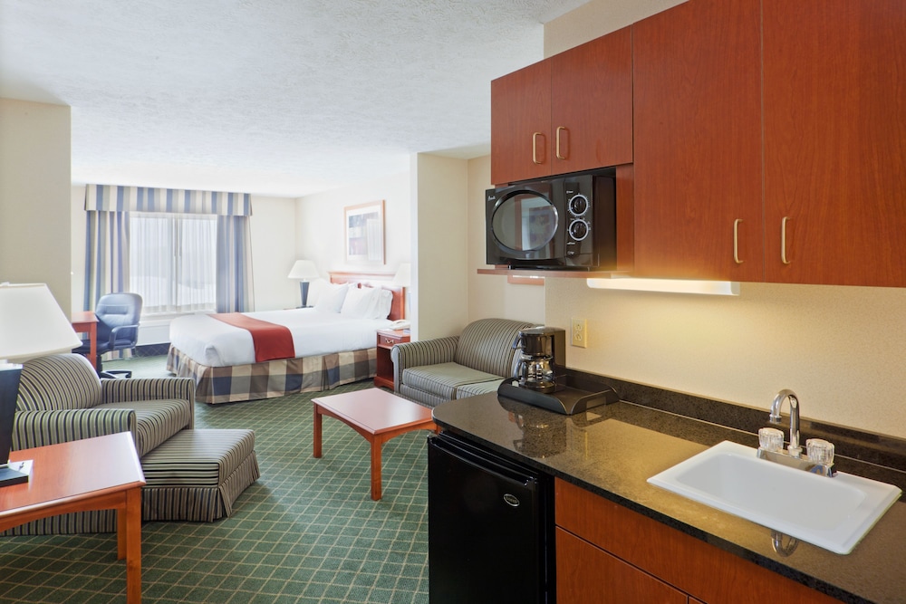 holiday inn express and suites kent state university