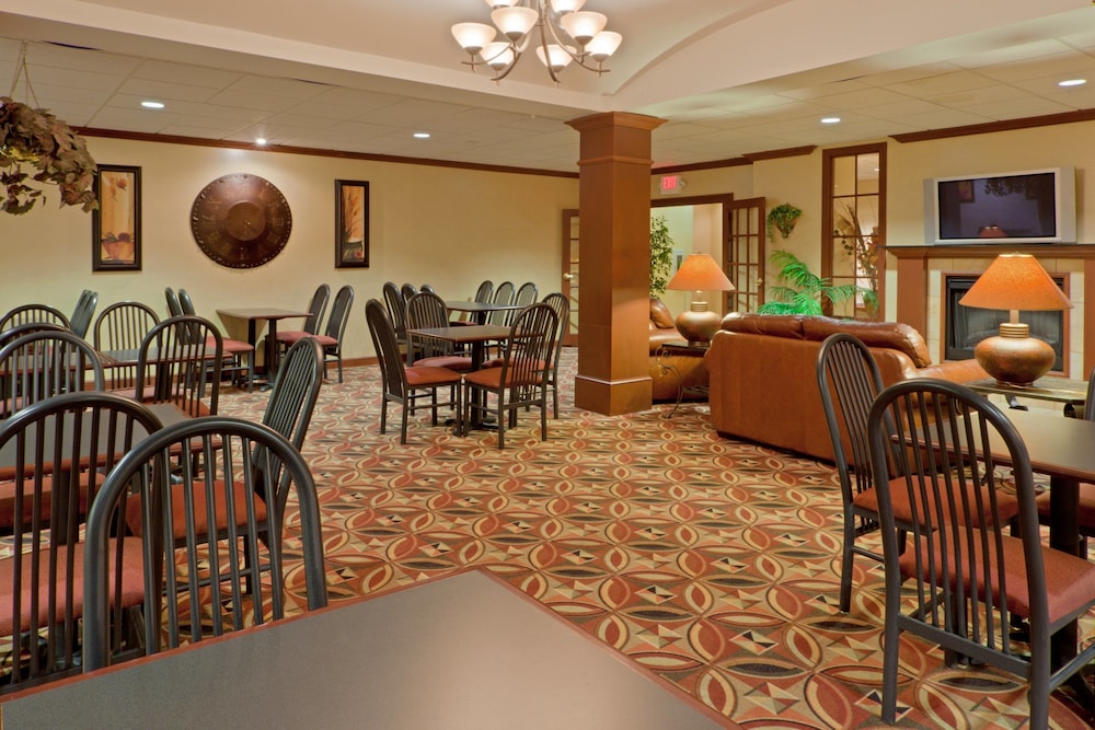 holiday inn express and suites kent state university