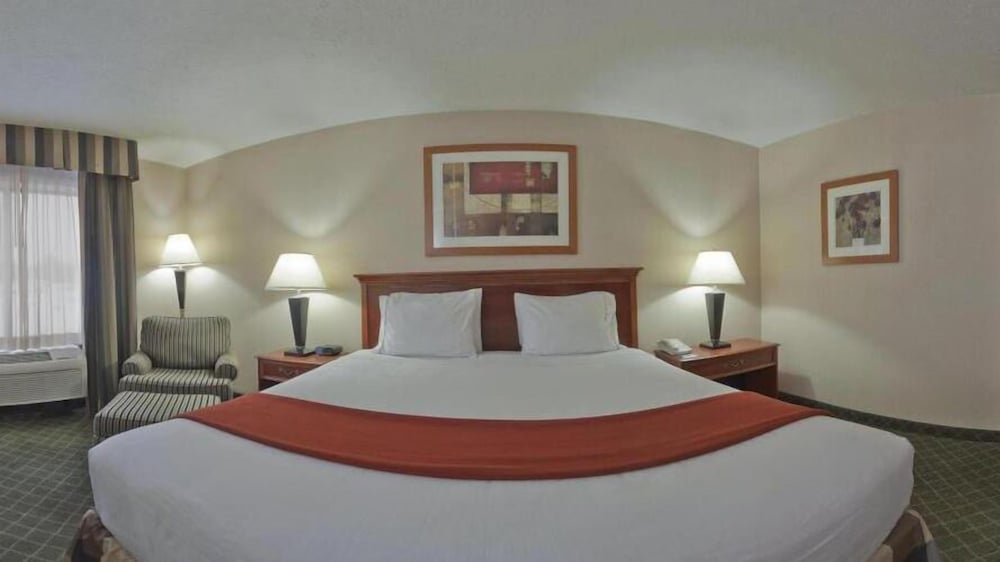 holiday inn express and suites kent state university
