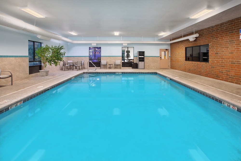 holiday inn express and suites kent state university
