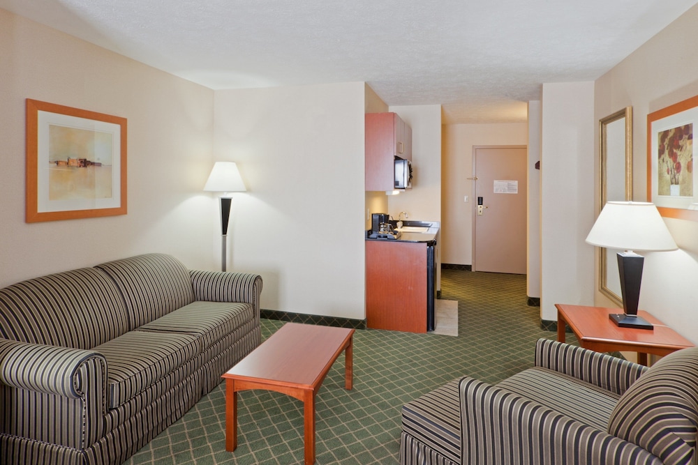 holiday inn express and suites kent state university