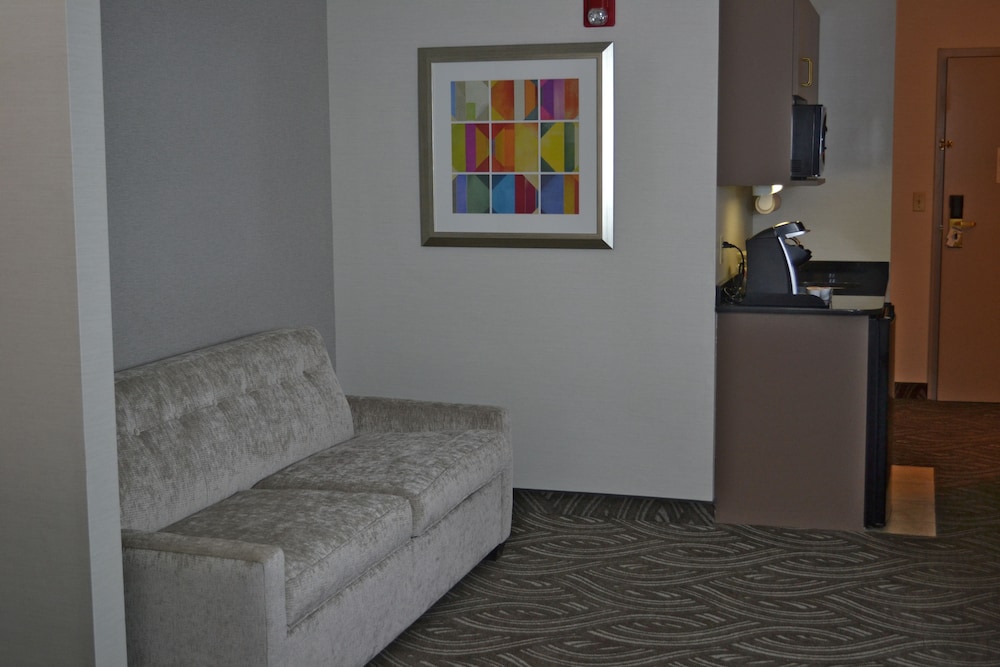 holiday inn express and suites kent state university