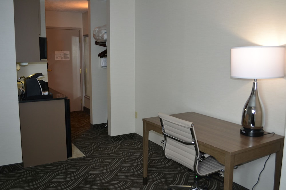 holiday inn express and suites kent state university