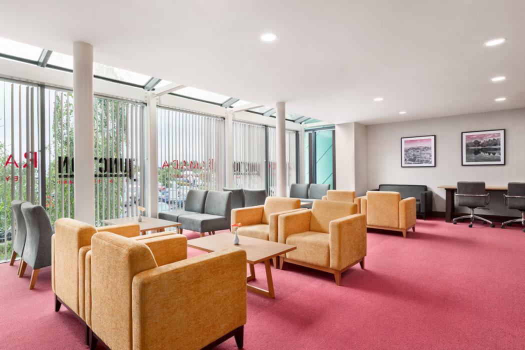 Ramada By Wyndham Cobham,Guildford>>Cobham,3 star