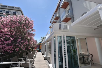 hotel felix