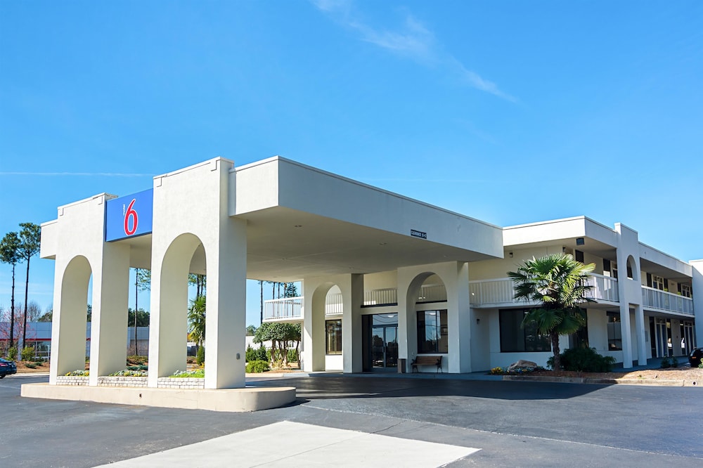 motel 6 newnan ga