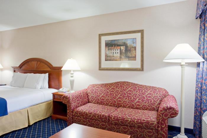 spark by hilton santa nella on i 5