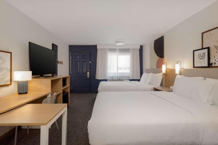 spark by hilton santa nella on i 5