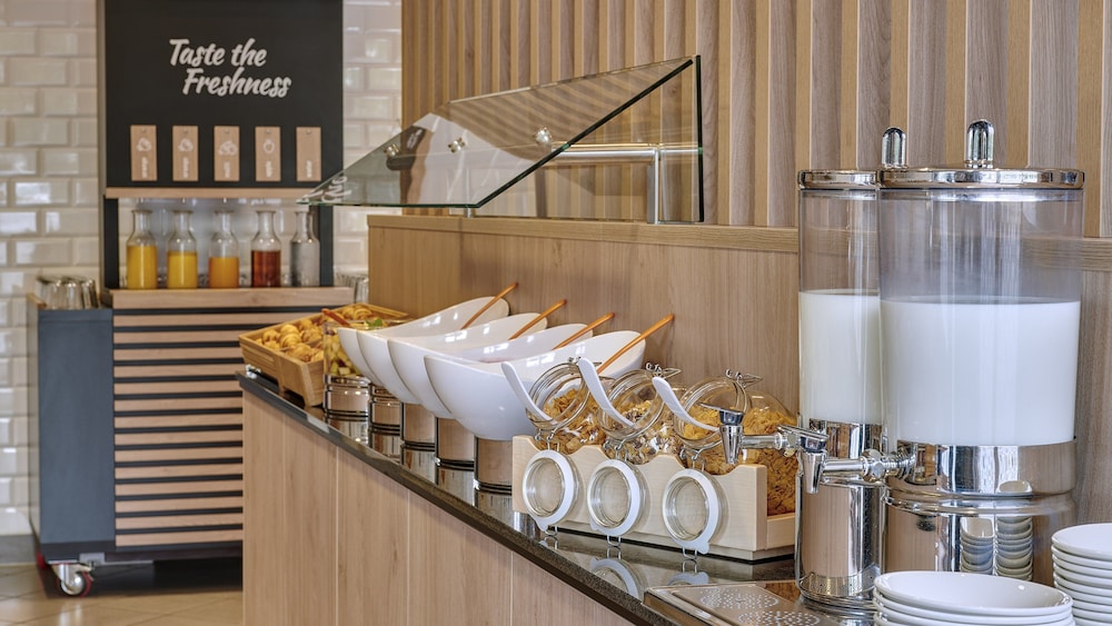 holiday inn express cologne mulheim by ihg