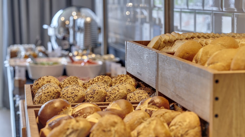 holiday inn express cologne mulheim by ihg