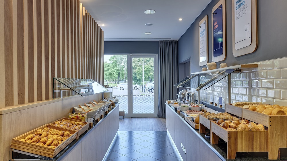 holiday inn express cologne mulheim by ihg