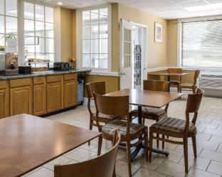 Rodeway Inn Colonial Heights I-95,Chesterfield>>Chester,2 star