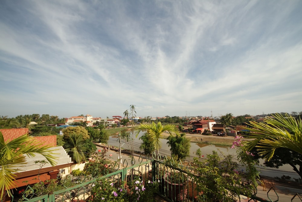 siem reap riverside hotel