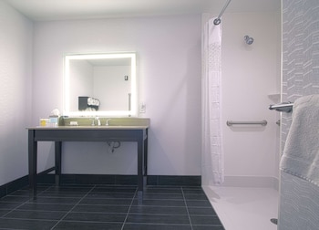 hampton inn and suites columbus university area