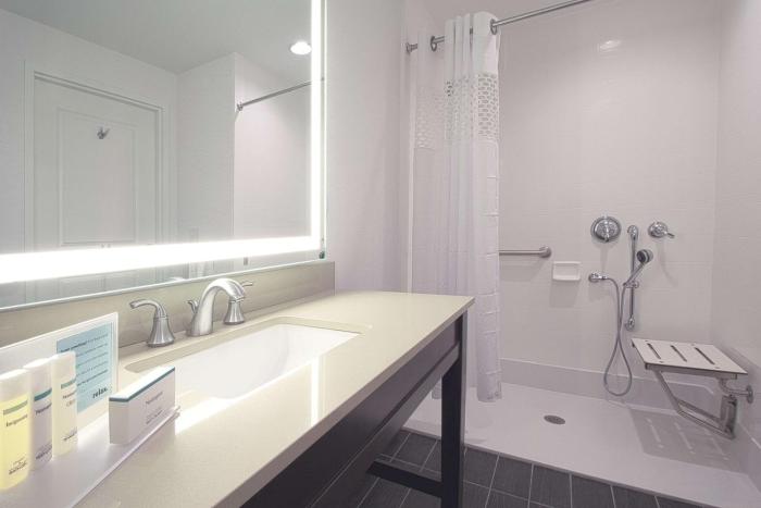 hampton inn and suites columbus university area