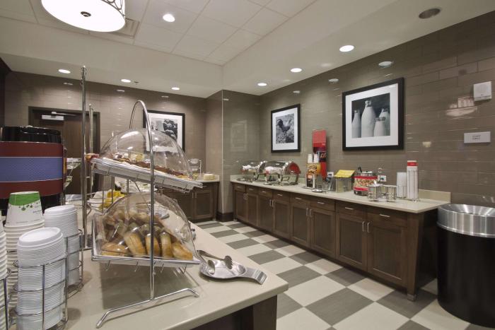hampton inn and suites columbus university area